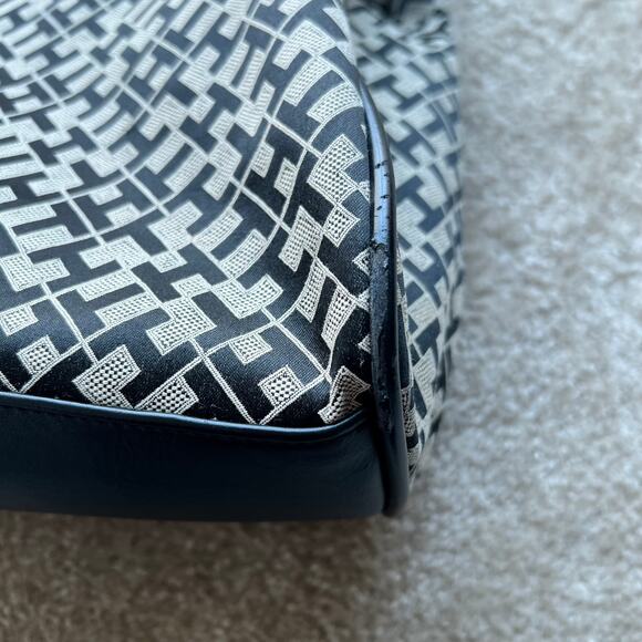 Tommy Hilfiger Signature "TH" Logo Black & Tan Large Canvas Purse 2019 - Picture 7 of 16